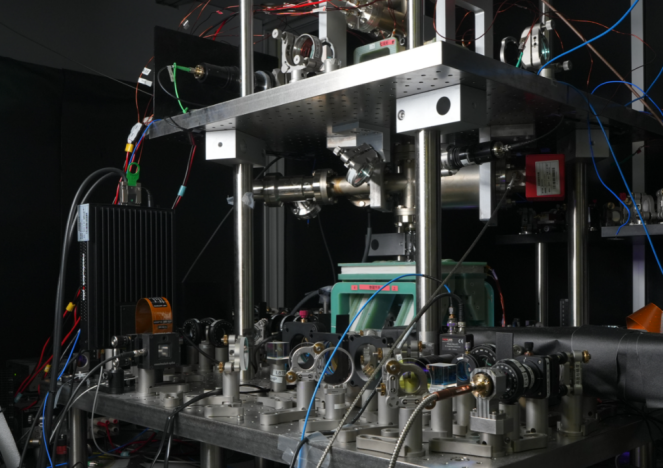 AI破解量子计算“时间困局”,科学家构建最大原子量子计算系统