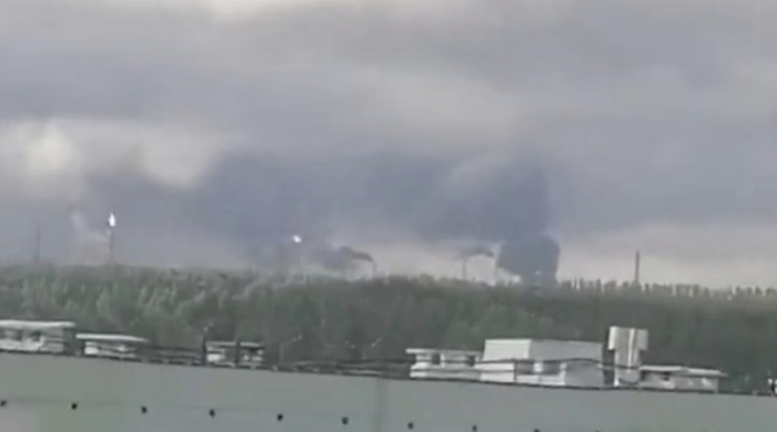 深入俄本土1200公里，乌无人机空袭能源枢纽致13人死亡、75人受伤