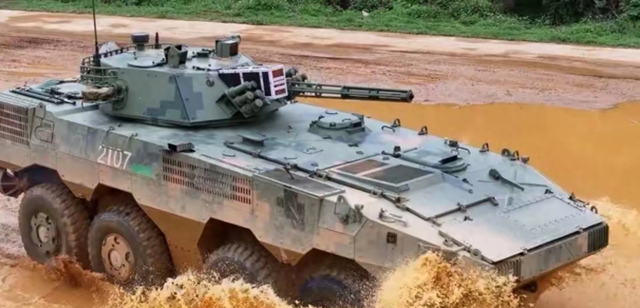 09式步兵战车，炮塔中间，微波反无人机武器，到底有多强悍？