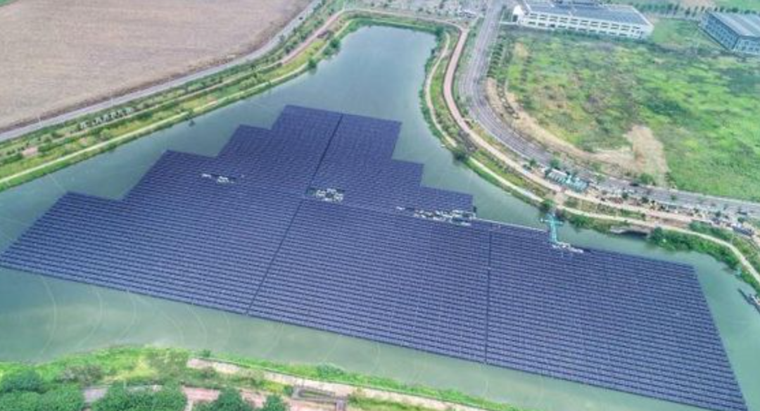 △ 台南市乌山头水库太阳能光伏板（图自台媒）